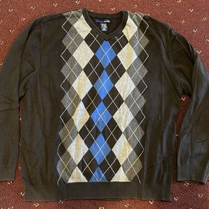 Men’s Basic Edition blk argyle long sleeve sweater, size large, smoke free home